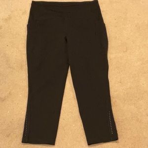 Women's Lululemon Black Cropped Capri Length Leggings Size 8